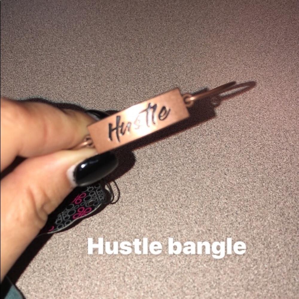 Paparazzi hustle bangle